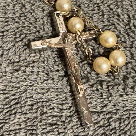 Vtg Catholic 18” Rosary Art Nouveau Faux Pearl Beads White Madonna & Child ITALY - Picture 4 of 7
